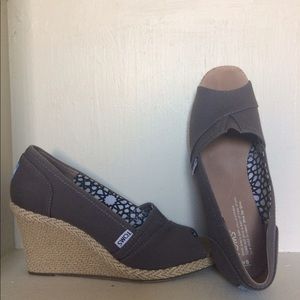Toms Gray wedges